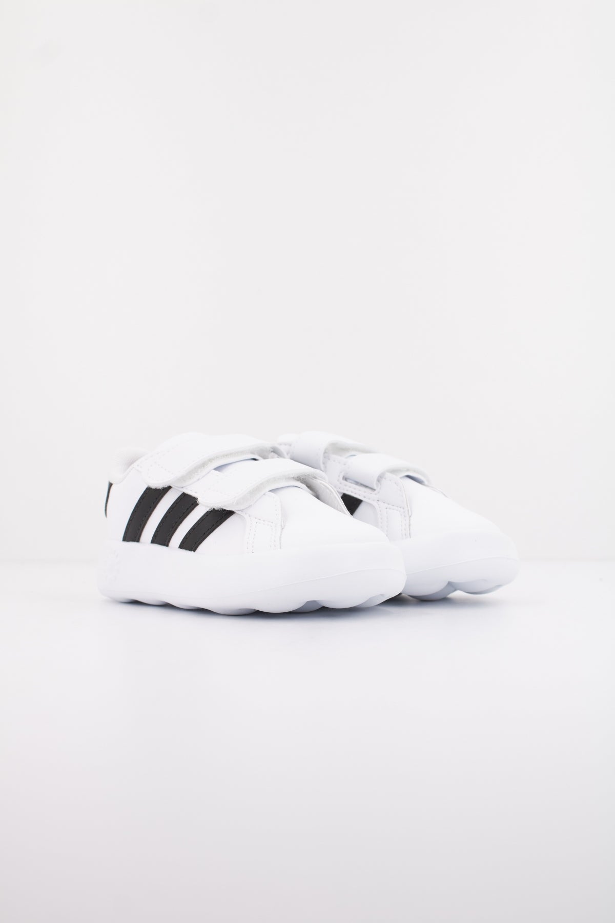 ADIDAS GRAND COURT . CF en color WHITE  (2)