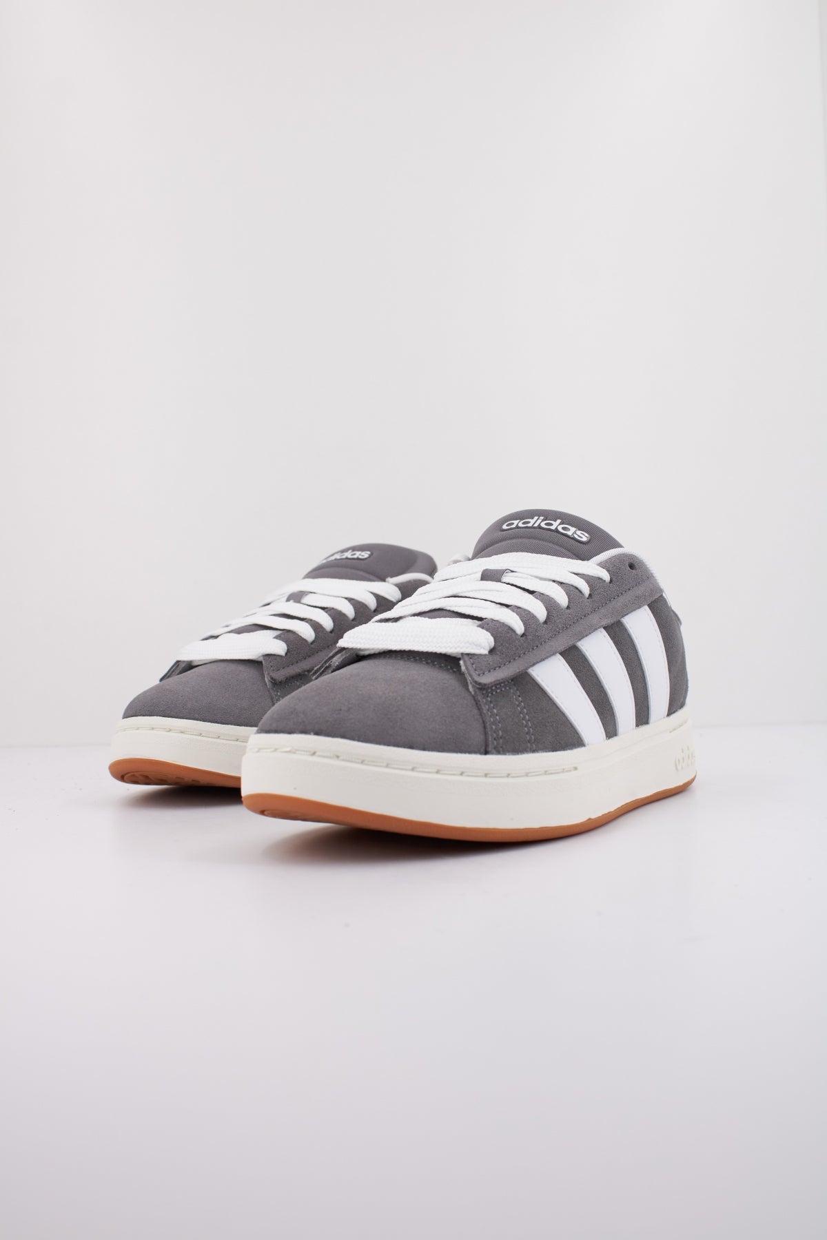 ADIDAS GRAND COURT ALPHA en color GREY  (2)