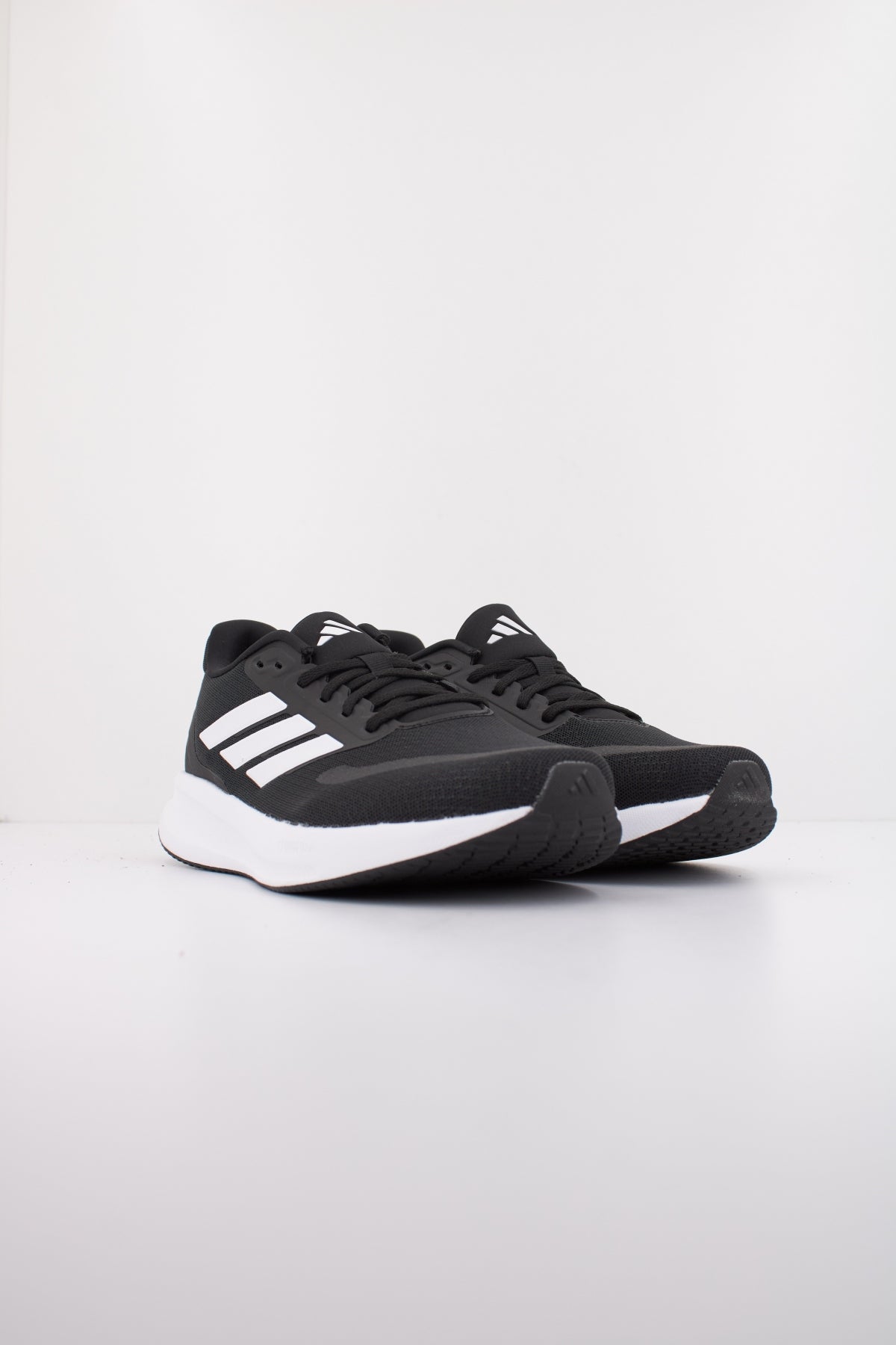ADIDAS RUNFALCON  en color BLACK  (2)