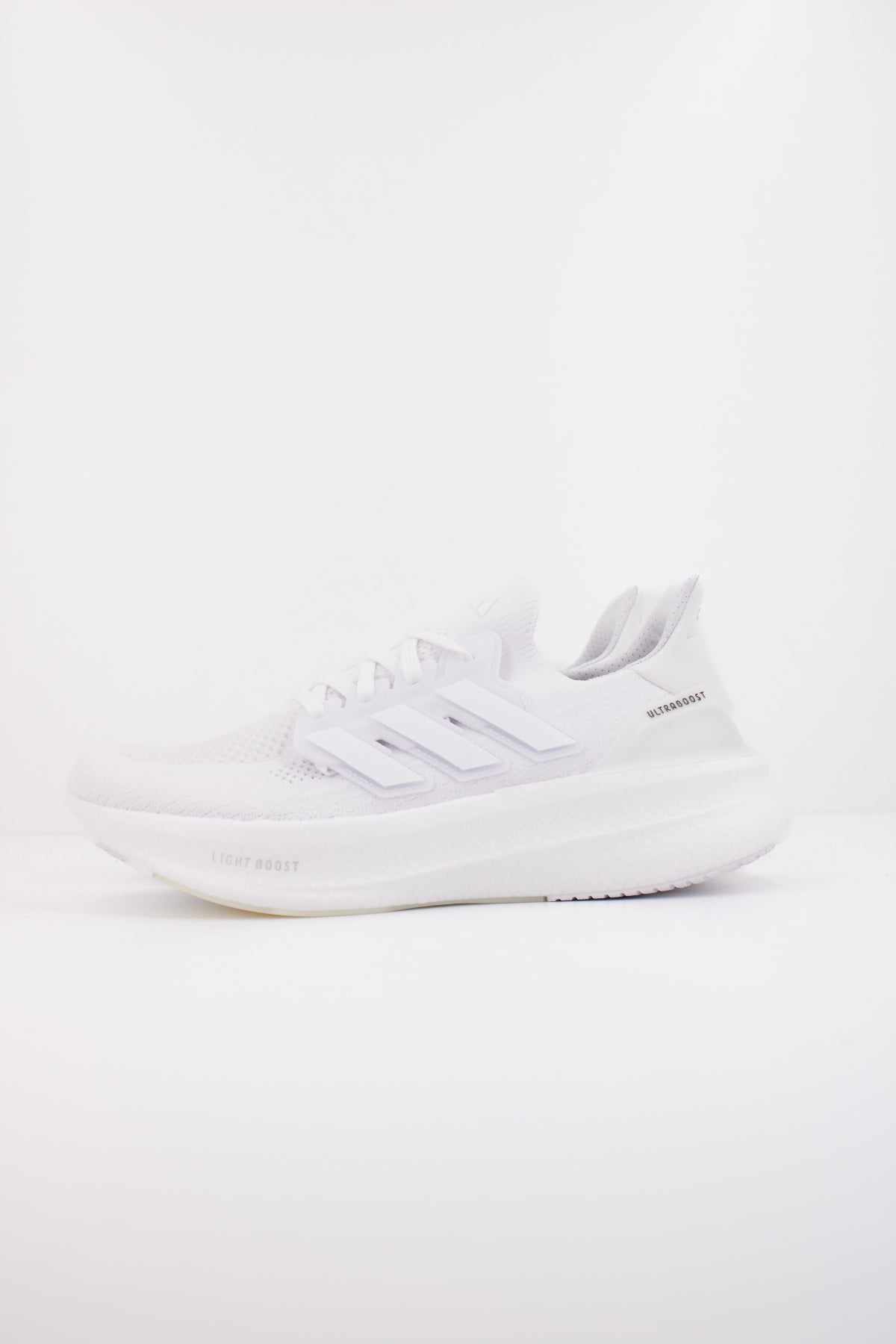 ADIDAS ULTRABOOST  en color WHITE  (1)