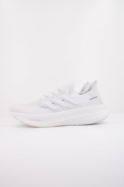 ADIDAS ULTRABOOST  en color WHITE  (1)