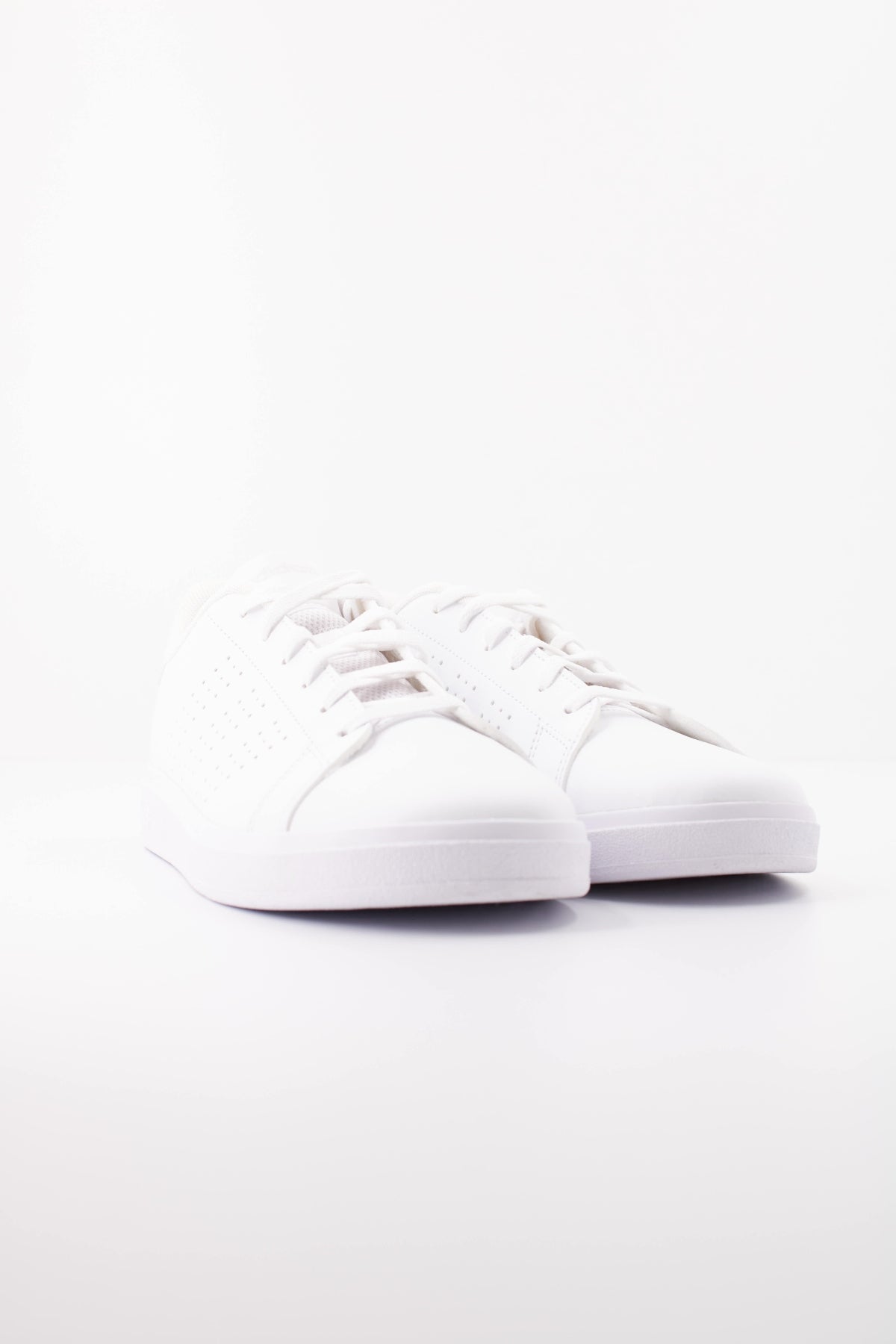 ADIDAS ADVANTAGE BASE . en color WHITE  (2)