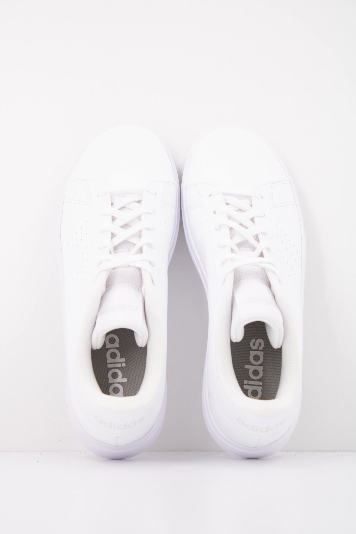 ADIDAS ADVANTAGE BASE . en color WHITE  (3)