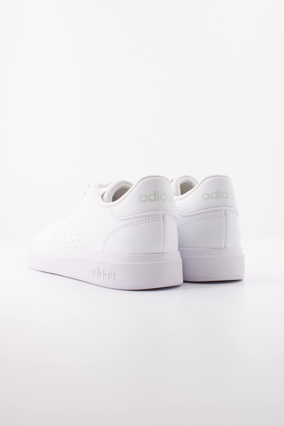 ADIDAS ADVANTAGE BASE . en color WHITE  (4)