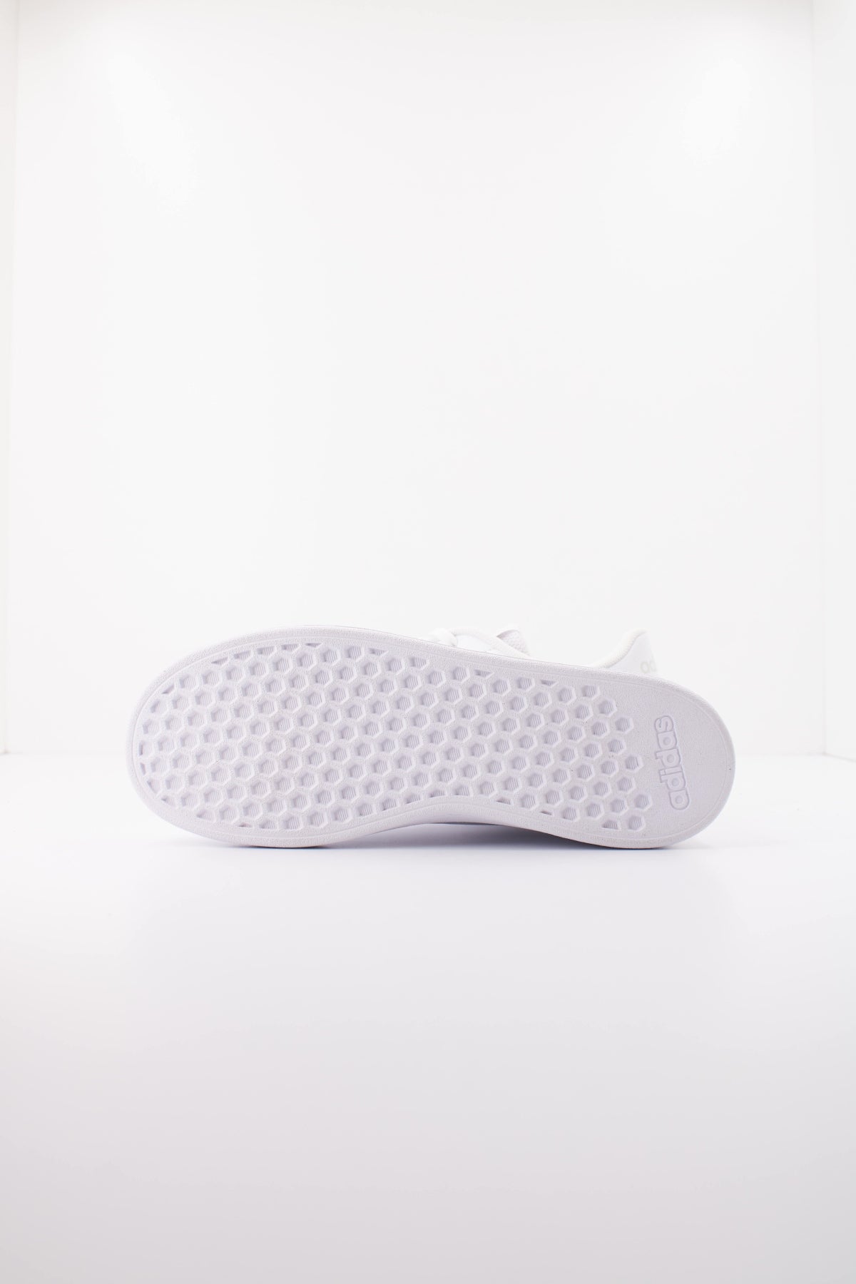 ADIDAS ADVANTAGE BASE . en color WHITE  (5)