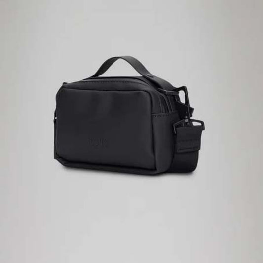 RAINS  BOX BAG MICRO W  en color BLACK  (1)