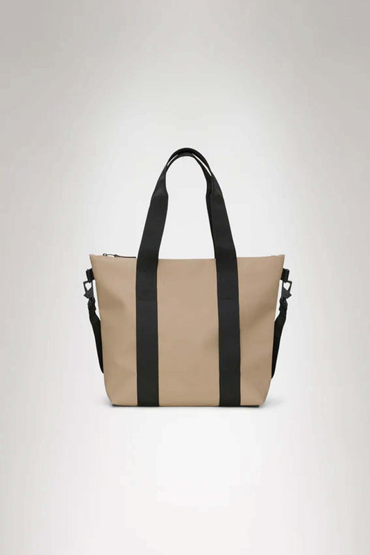 RAINS TOTE BAG MINI W en color BEIGE  (1)