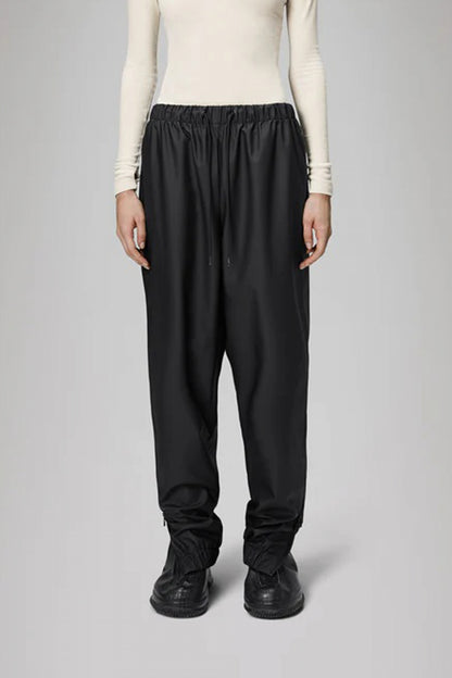 RAINS RAIN PANTS REGULAR W en color BLACK  (1)