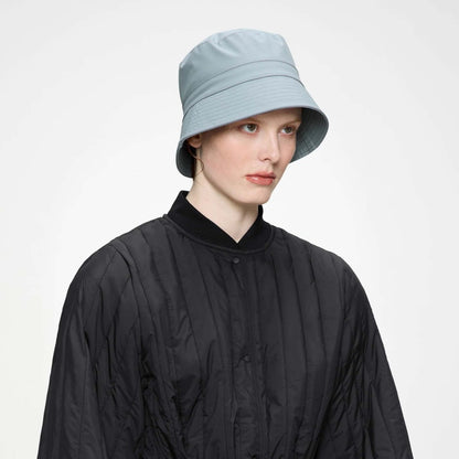 RAINS BUCKET HAT en color POOL  (5)