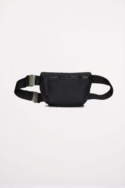 RAINS VALERA BUM BAG MICRO en color BLACK  (1)
