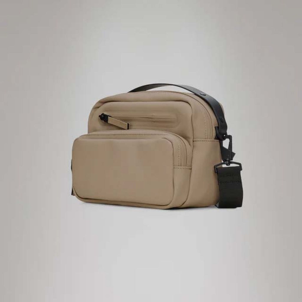 RAINS CARGO BOX BAG W en color BEIGE  (1)