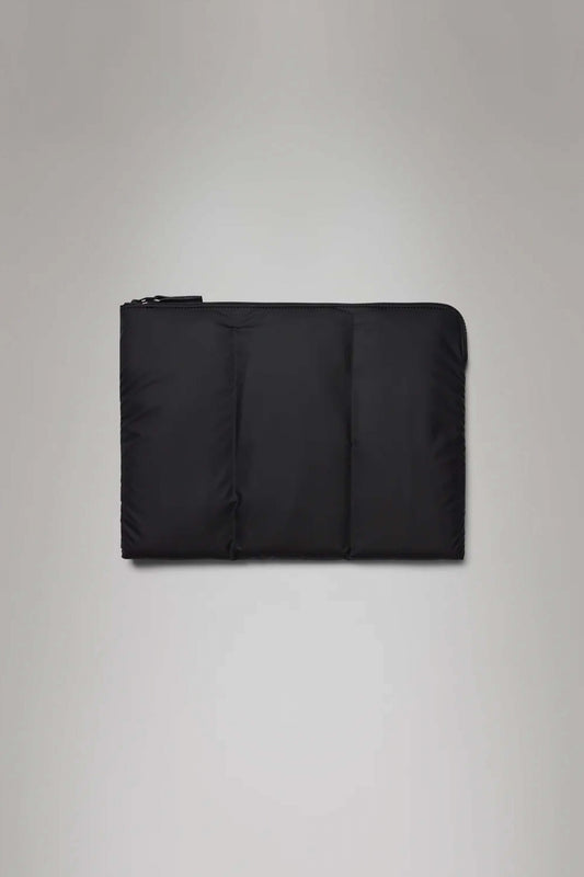 RAINS PUFFER LAPTOP COVER  en color BLACK  (1)