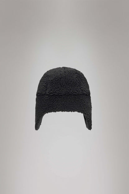 RAINS  FLEECE TRAPPER HAT  en color BLACK  (2)