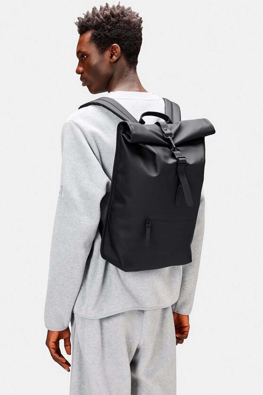 RAINS  ROLLTOP RUCKSACK W en color BLACK  (1)