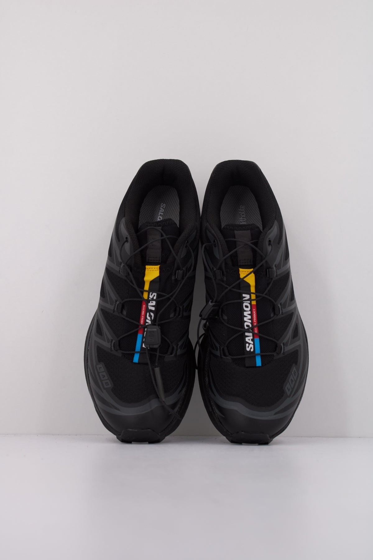SALOMON BAJO XT  en color BLACK  (3)