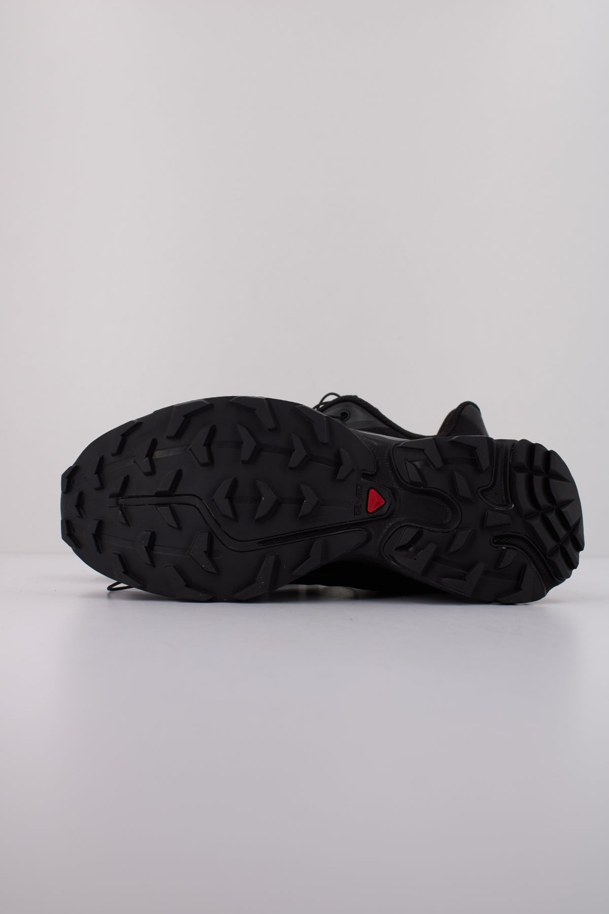 SALOMON BAJO XT  en color BLACK  (4)