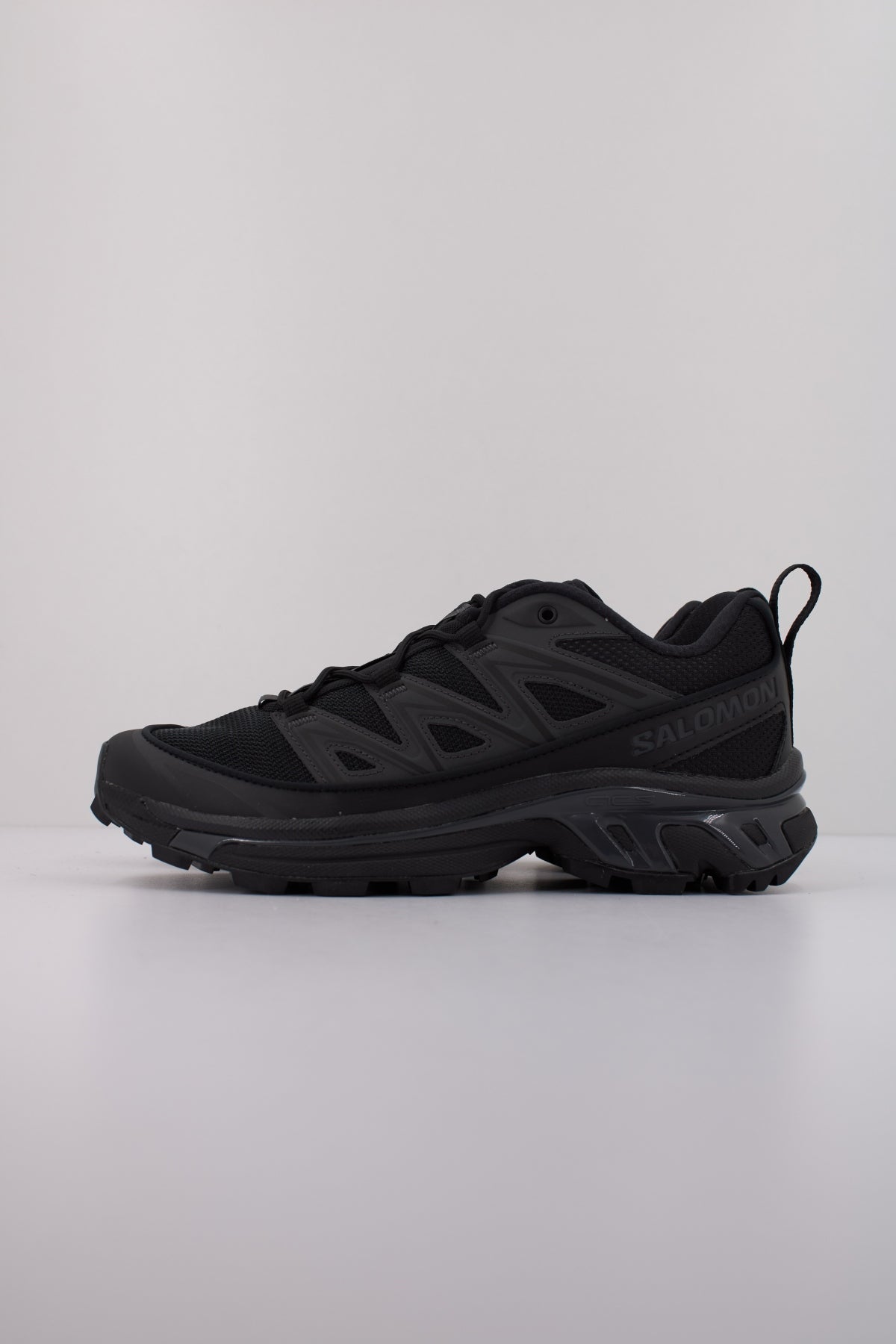 SALOMON BAJO XT  EXPANSE en color BLACK  (1)