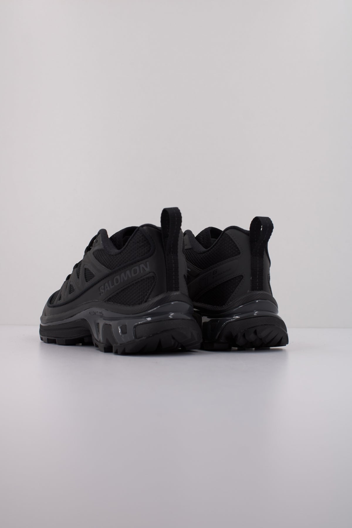 SALOMON BAJO XT  EXPANSE en color BLACK  (3)