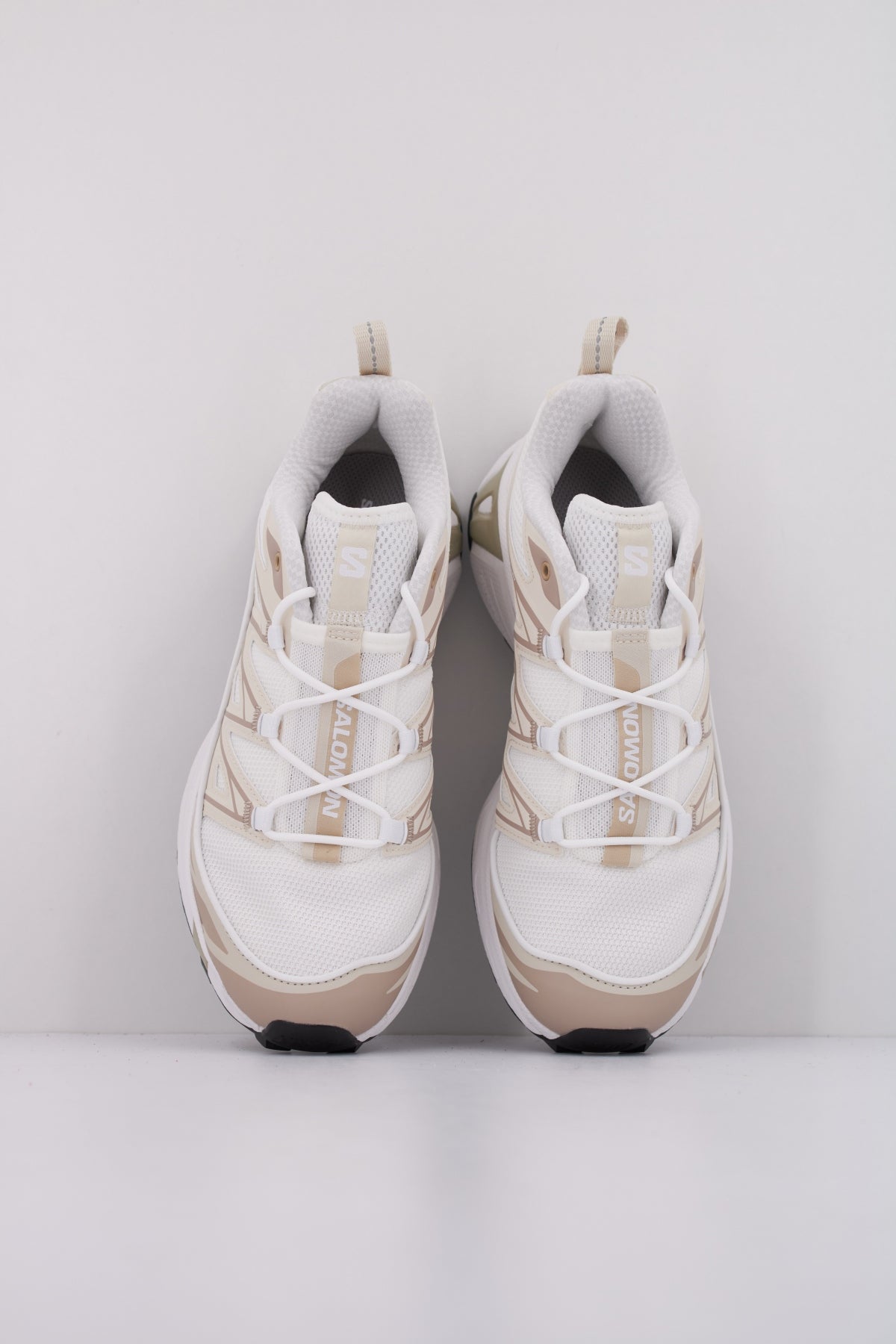 SALOMON BAJO XT  EXPANSE en color WHT  (3)