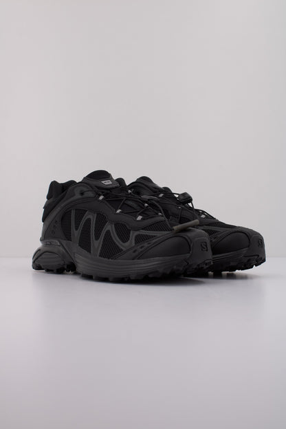 SALOMON BAJO XT WHISPER en color BLACK  (2)