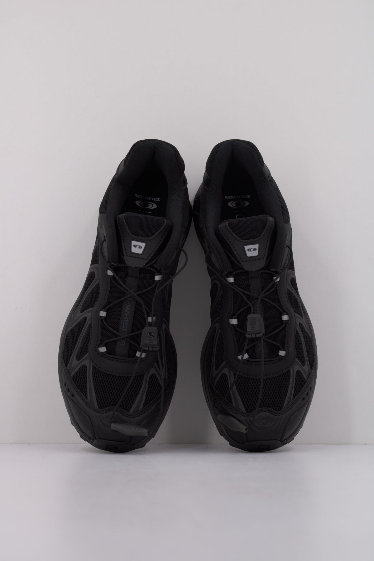 SALOMON BAJO XT WHISPER en color BLACK  (3)
