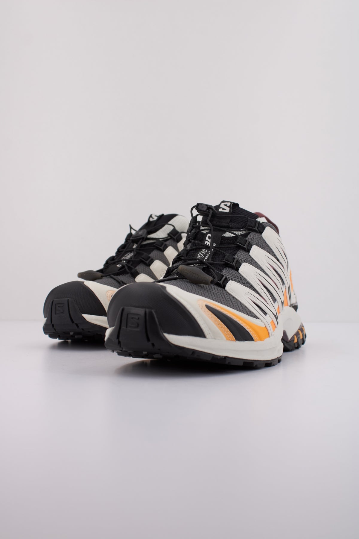 SALOMON XA PRO D en color TURMER  (2)