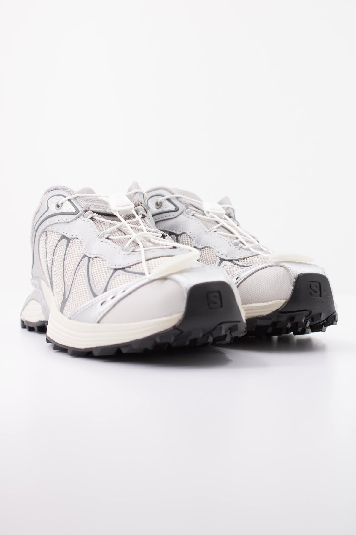 SALOMON XT WHISPER en color SILVER  (2)