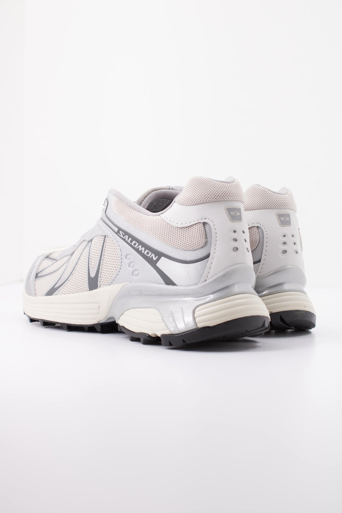 SALOMON XT WHISPER en color SILVER  (4)