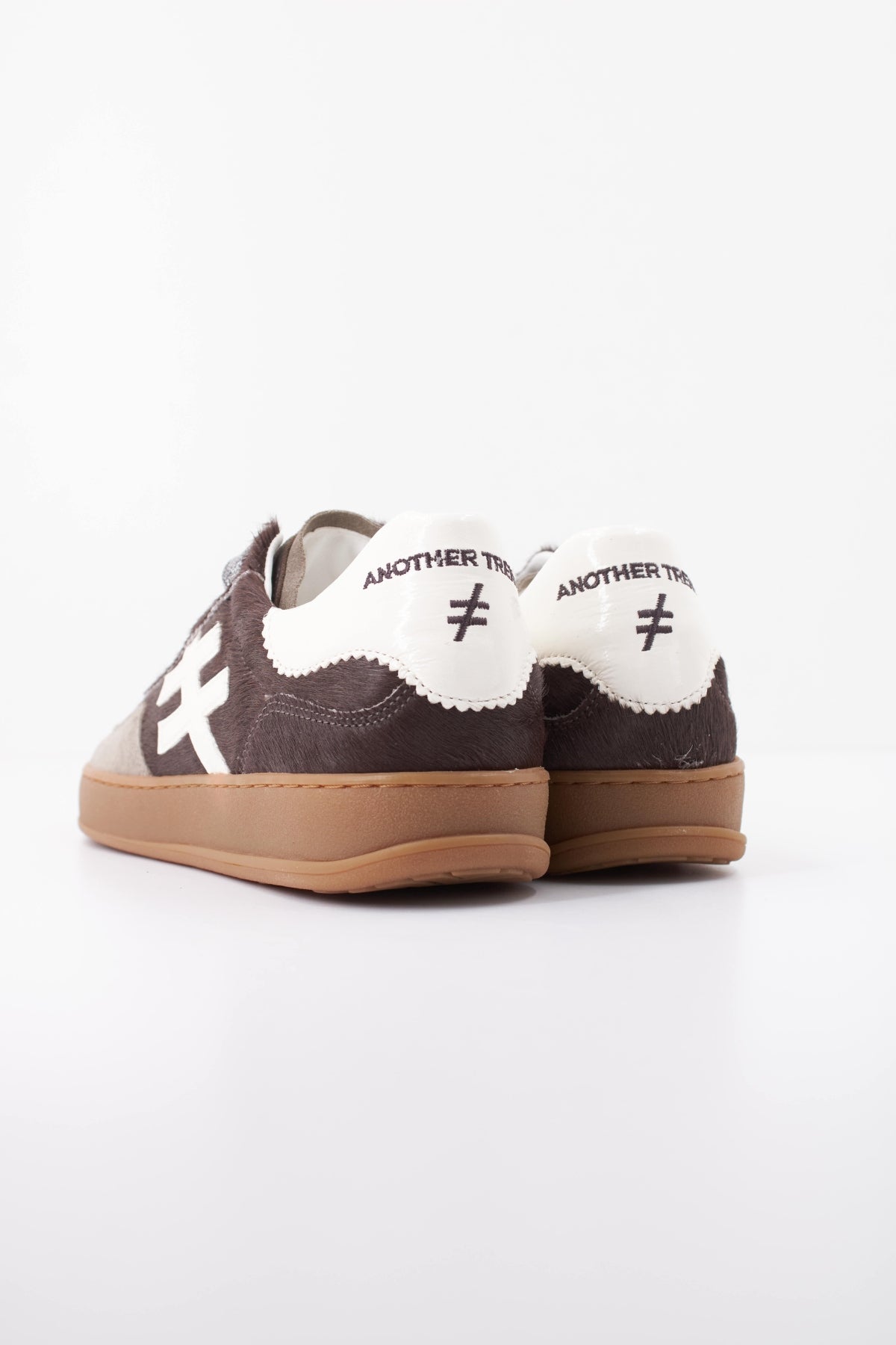 ANOTHER TREND A  PONY  BABY S en color CACAO  (4)