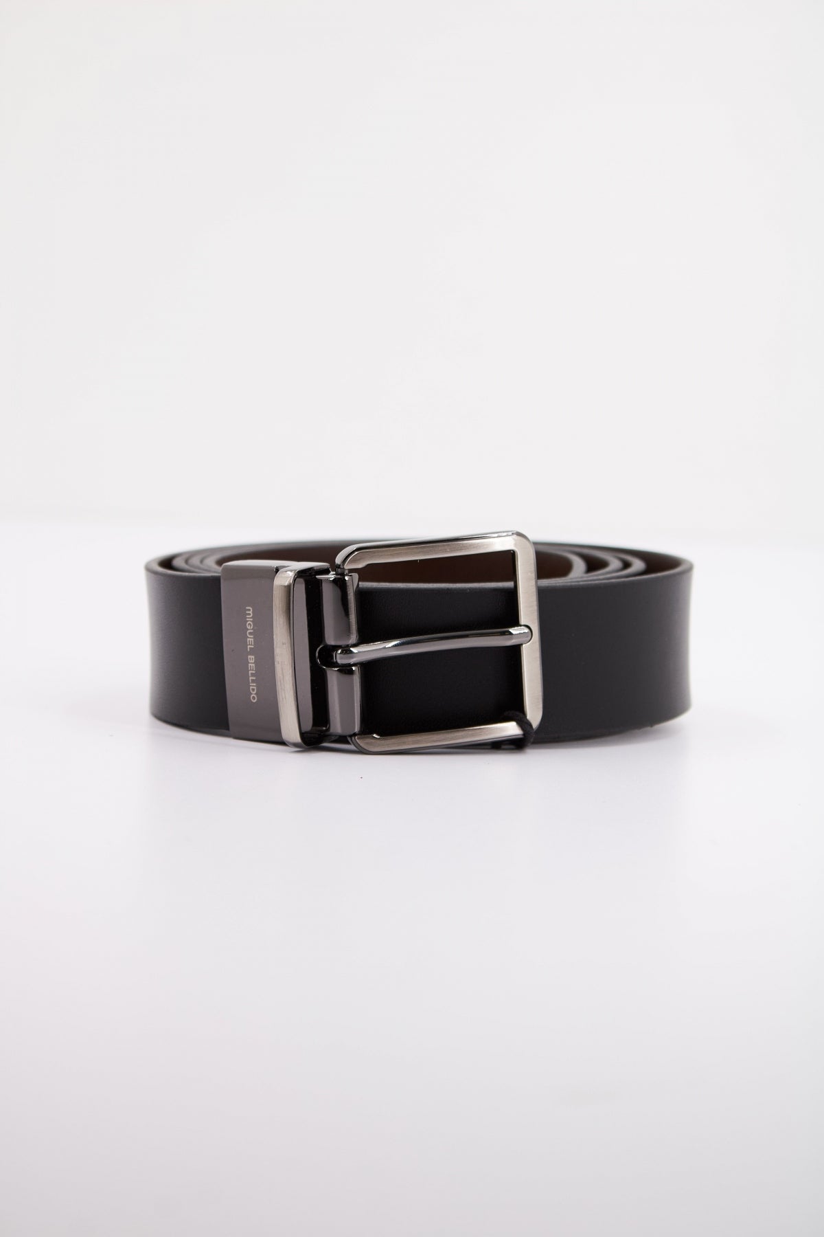 MIGUEL BELLIDO    REVERSIBLE  en color NGRMRN  (1)