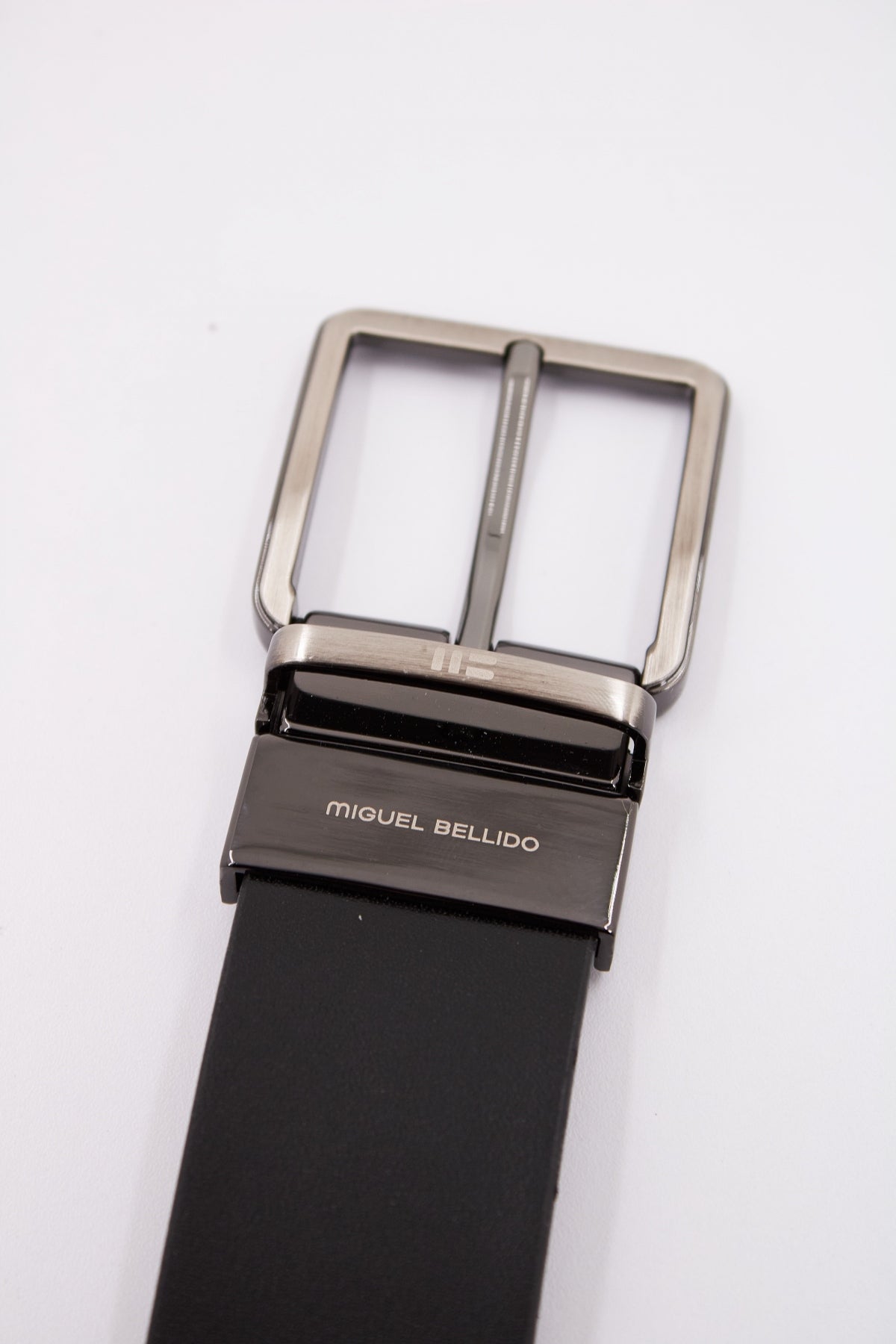 MIGUEL BELLIDO    REVERSIBLE  en color NGRMRN  (3)