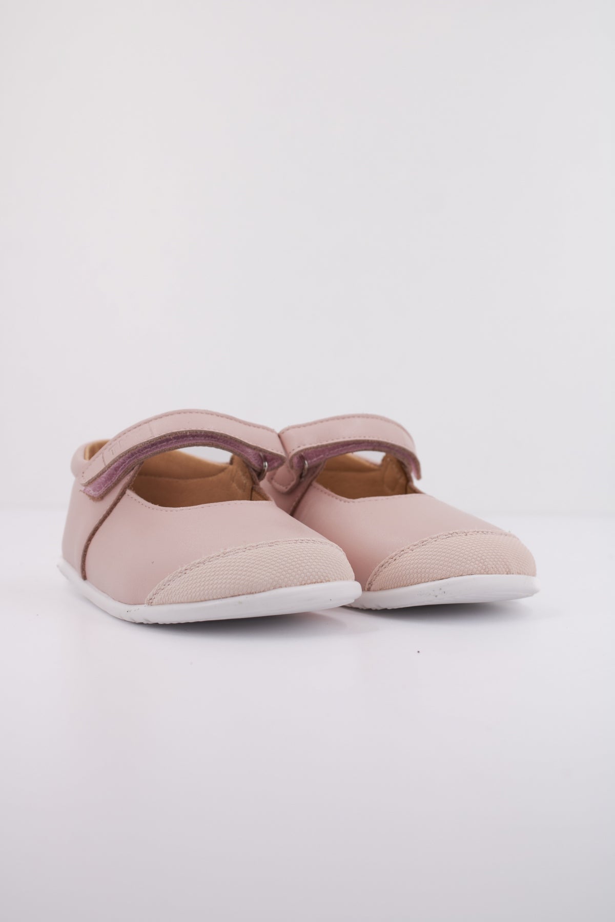 TINNY SHOES ATENEA  en color BARBIE  (2)