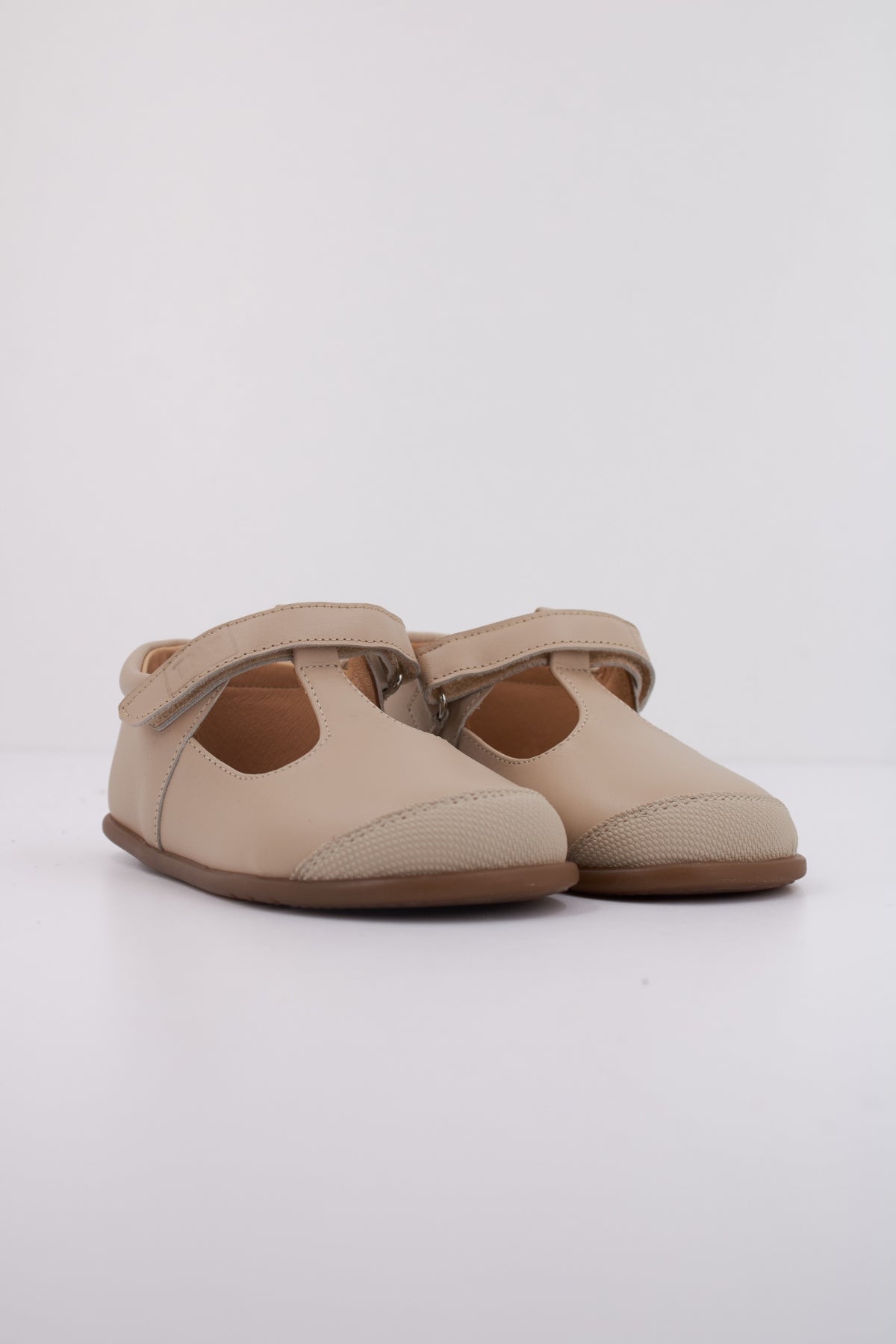 TINNY SHOES ZEUS  en color TRIANA  (2)