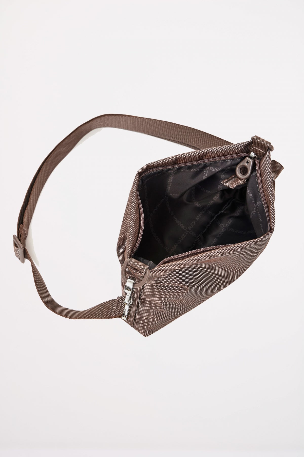 MANDARINA DUCK MD CROSSOVER en color TAUPE  (4)