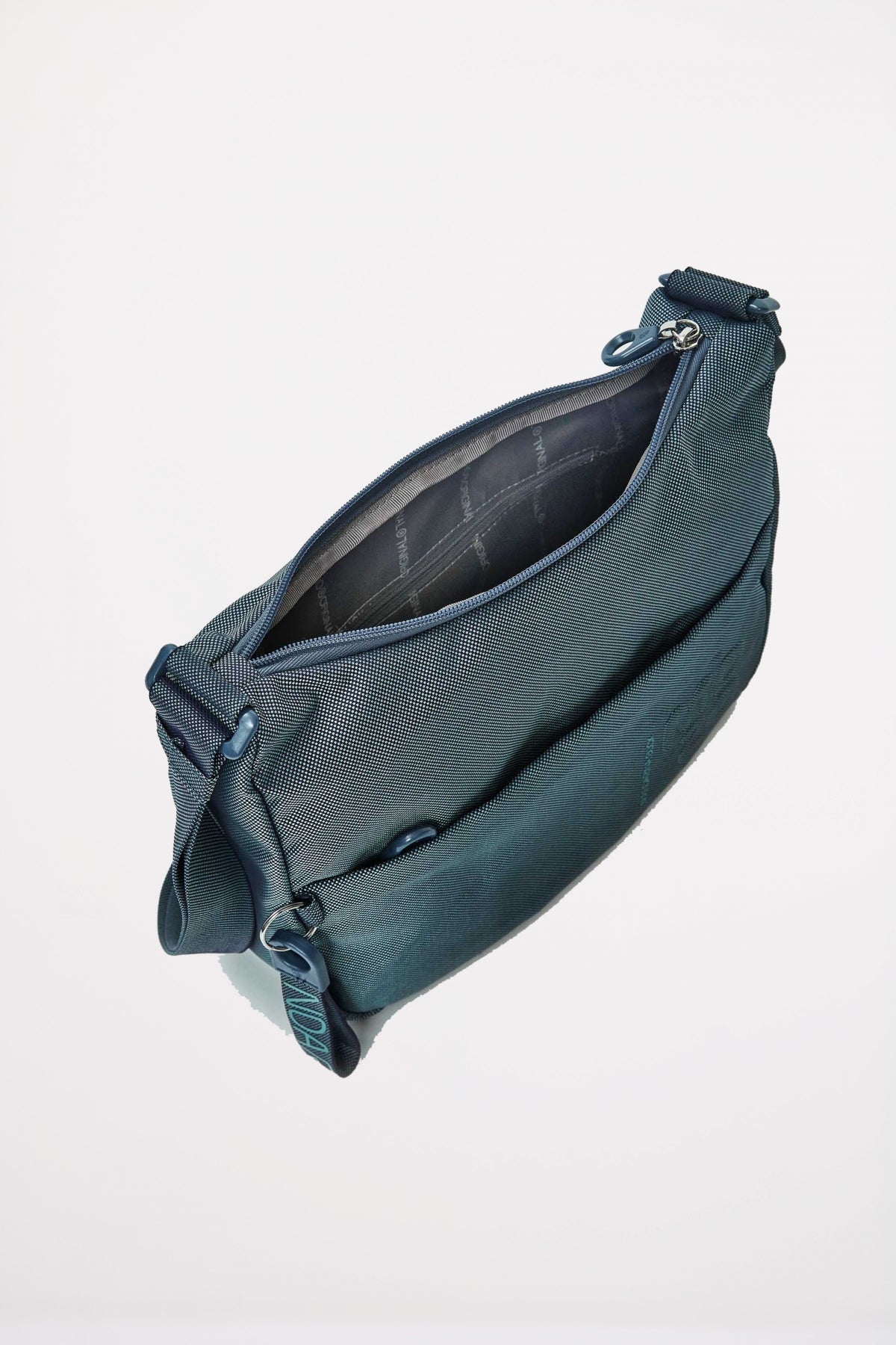 MANDARINA DUCK MD HOBO en color BLUWNG  (4)