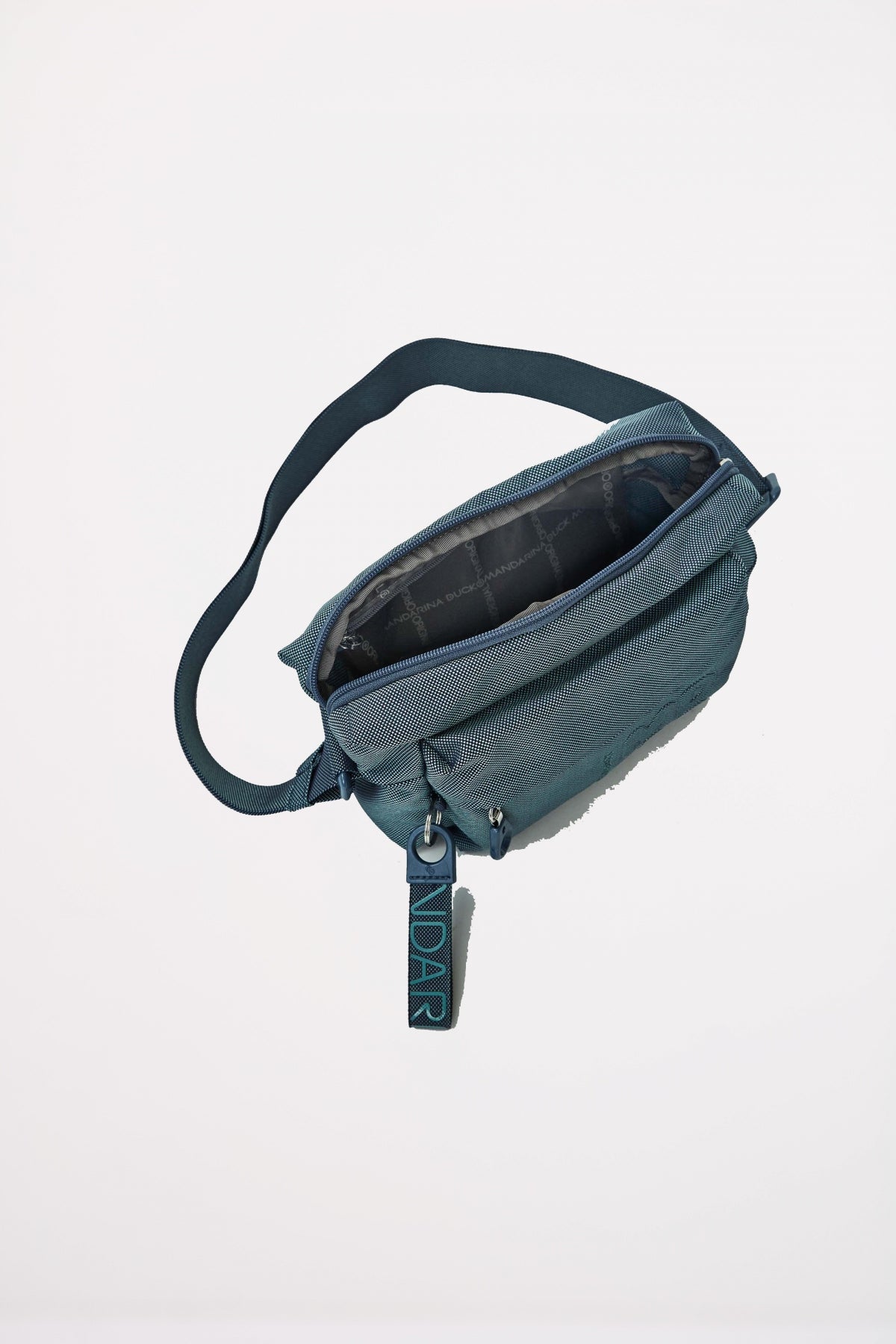 MANDARINA DUCK MD CROSSOVER en color BLUWNG  (4)