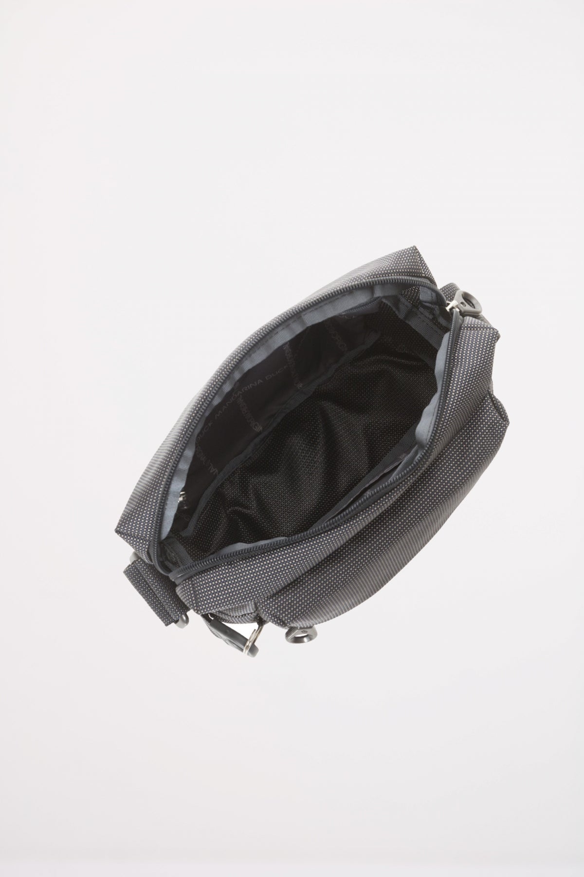 MANDARINA DUCK MD CROSSOVER en color STEEL  (4)