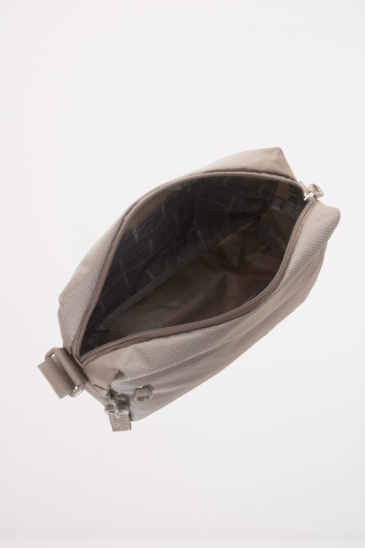 MANDARINA DUCK MD CROSSOVER en color TAUPE  (4)