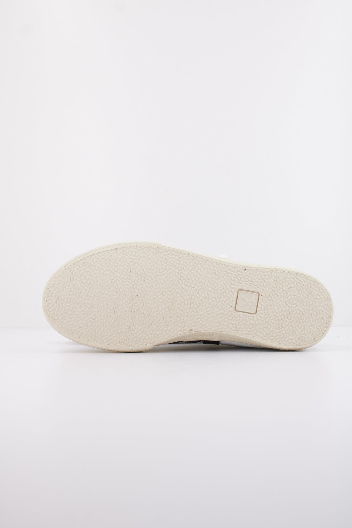 VEJA VOLLEY CANVAS en color WHTBLK  (5)