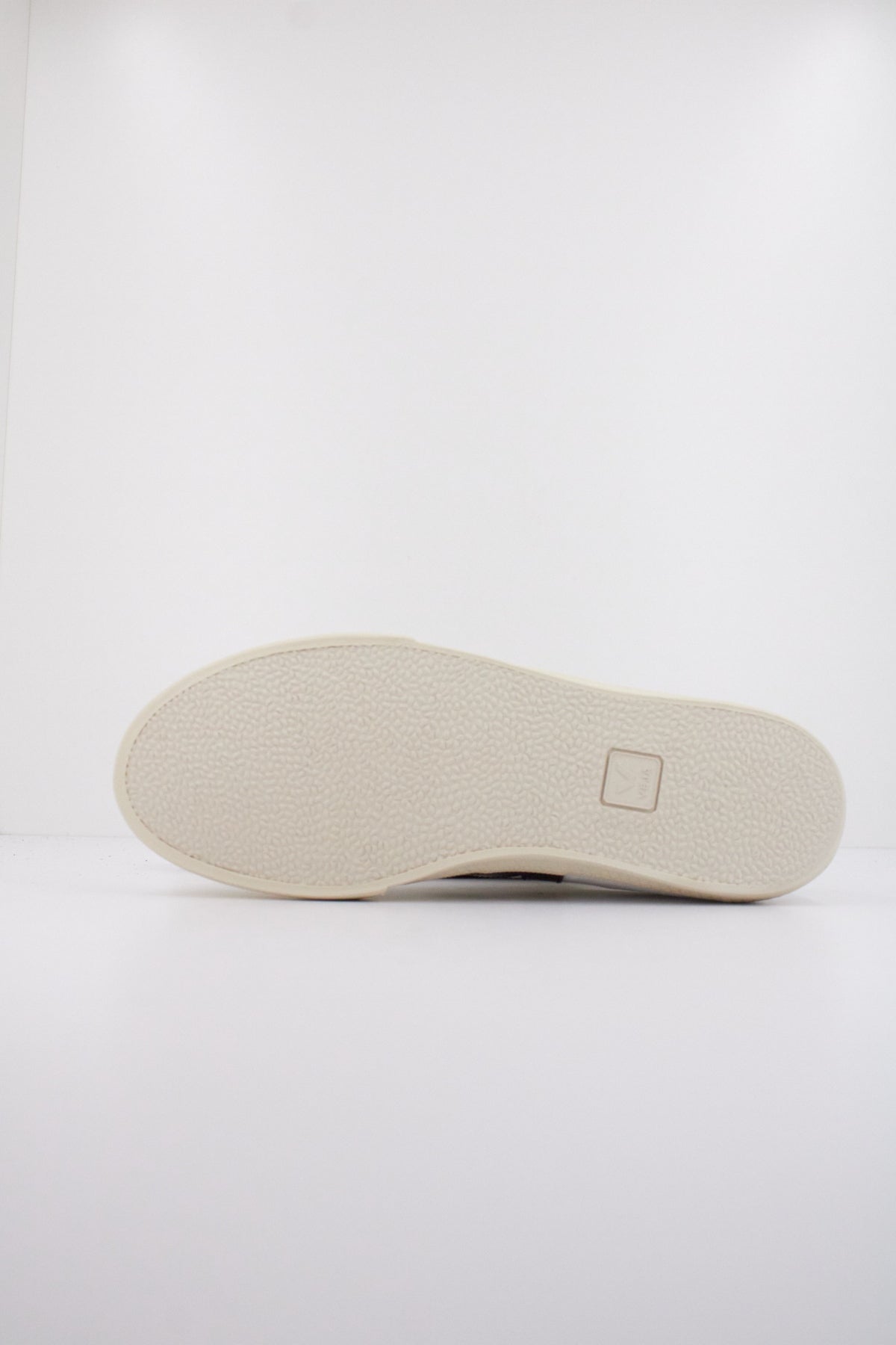 VEJA VOLLEY CANVAS en color WHTBLK  (5)