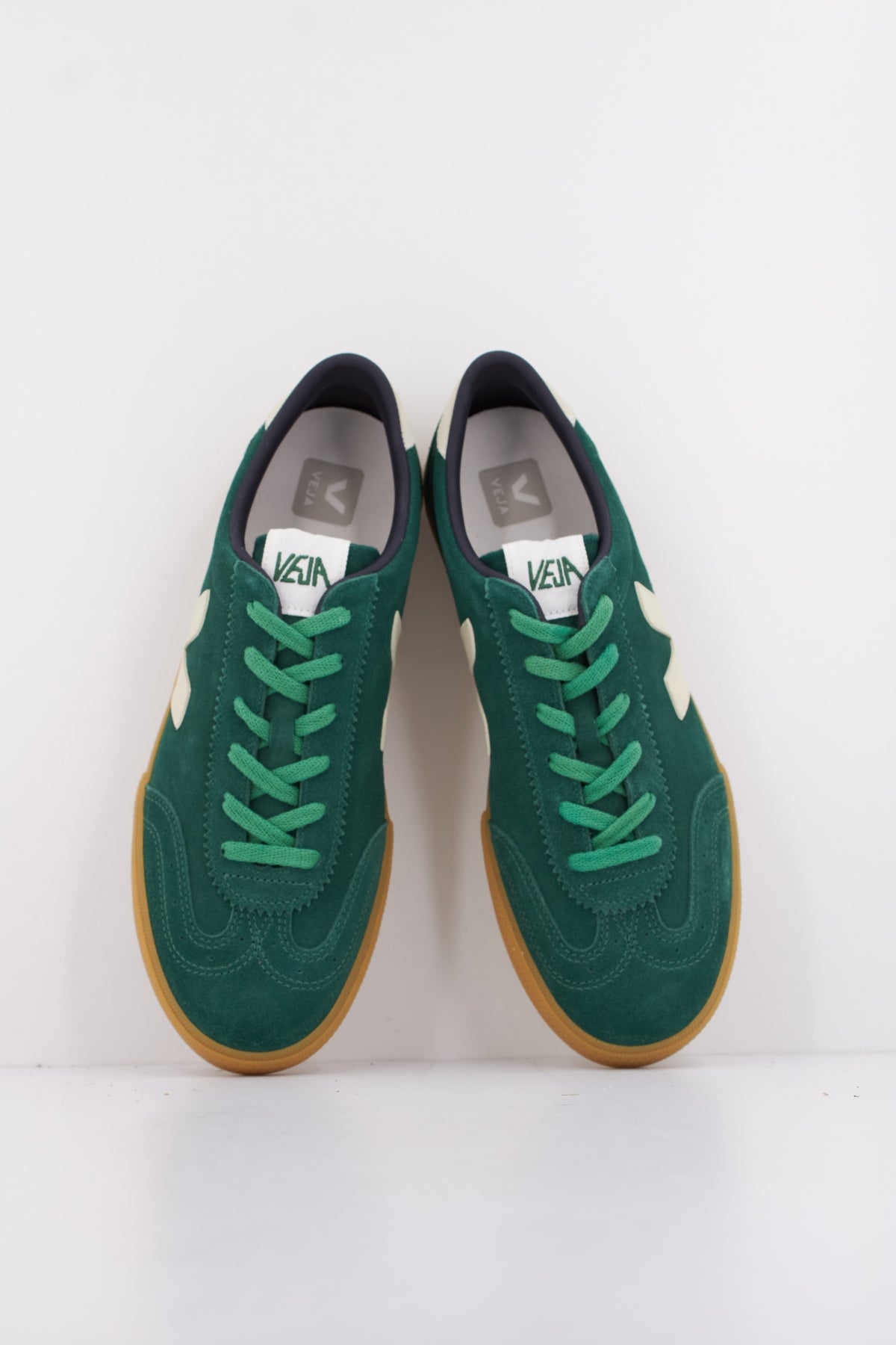 VEJA VOLLEY SUEDE en color POKERPRR  (3)