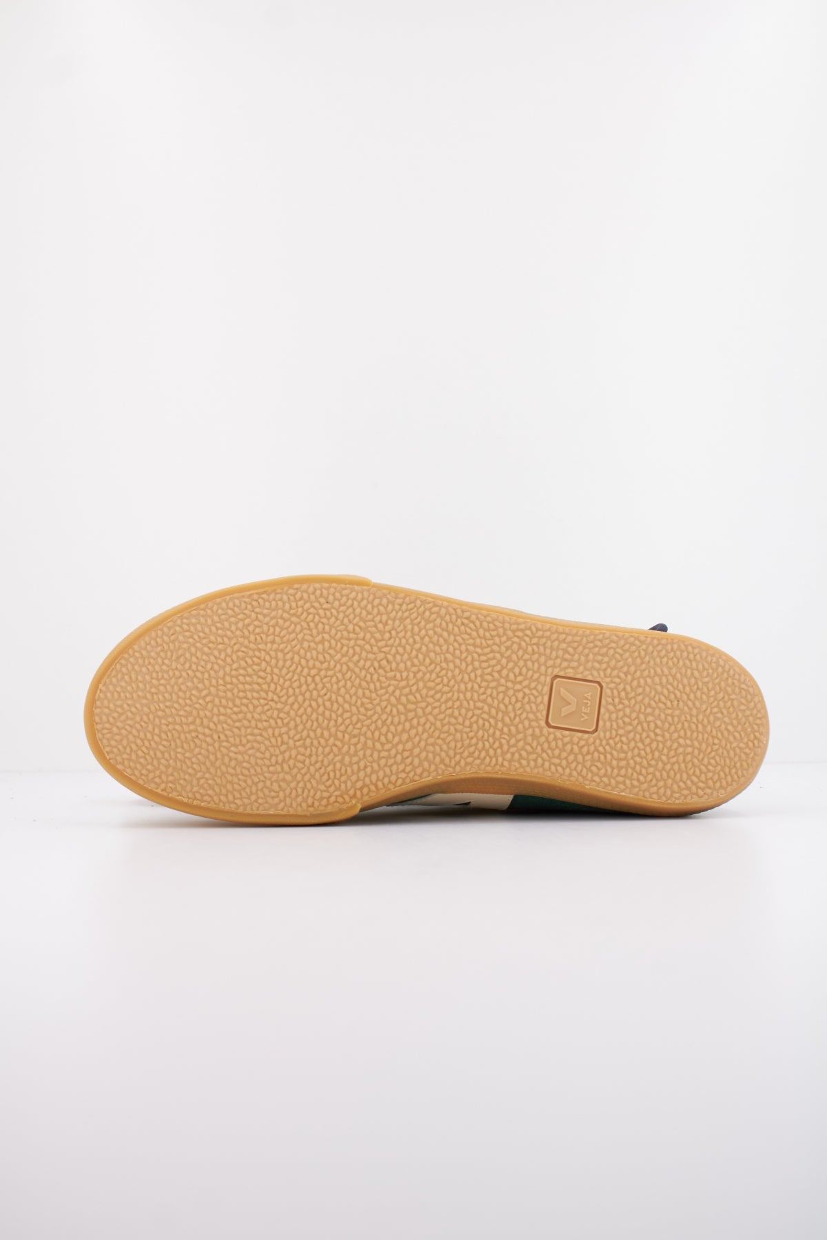 VEJA VOLLEY SUEDE en color POKERPRR  (5)