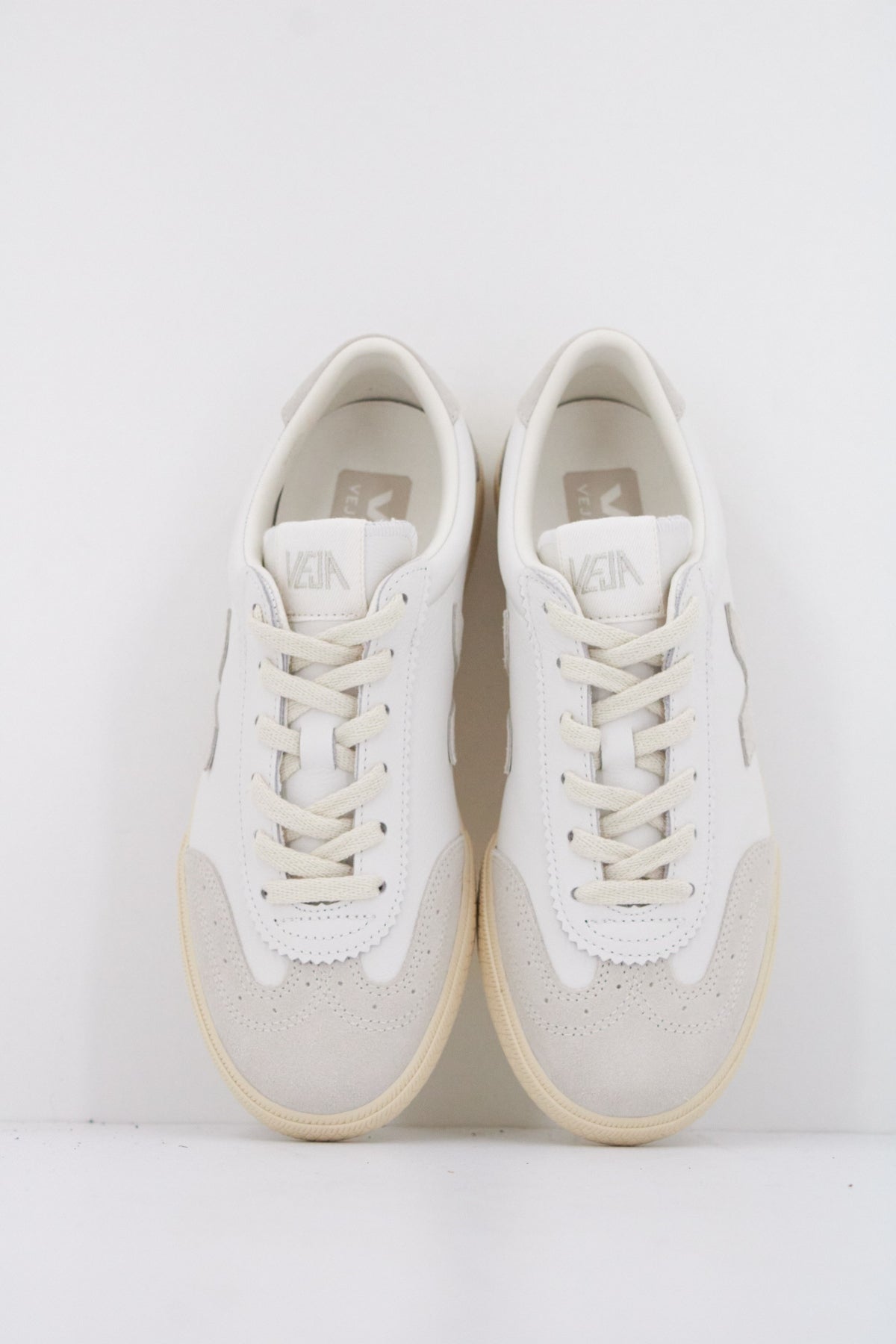 VEJA VOLLEY OT en color WHTNTL  (3)