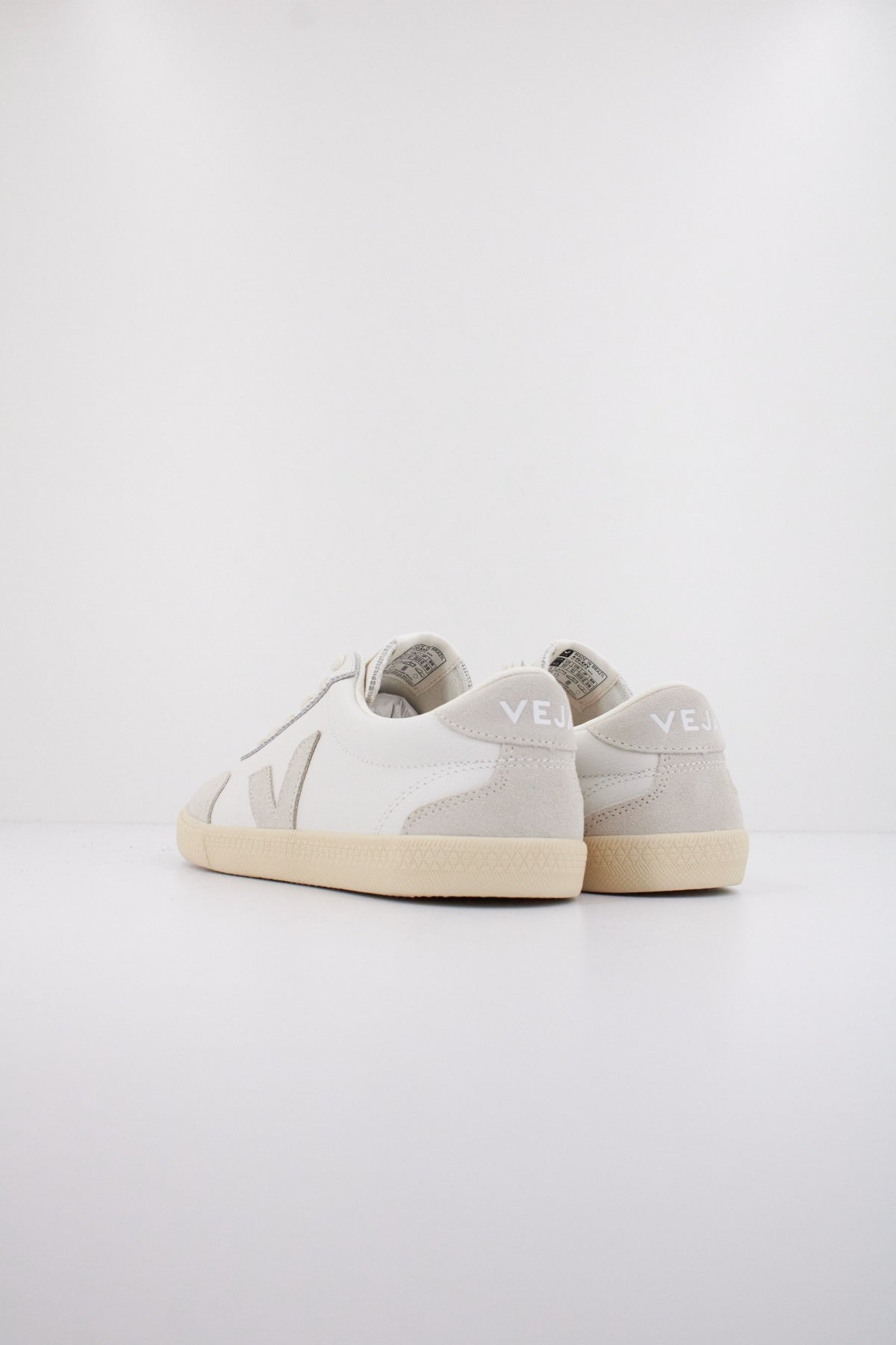 VEJA VOLLEY OT en color WHTNTL  (4)