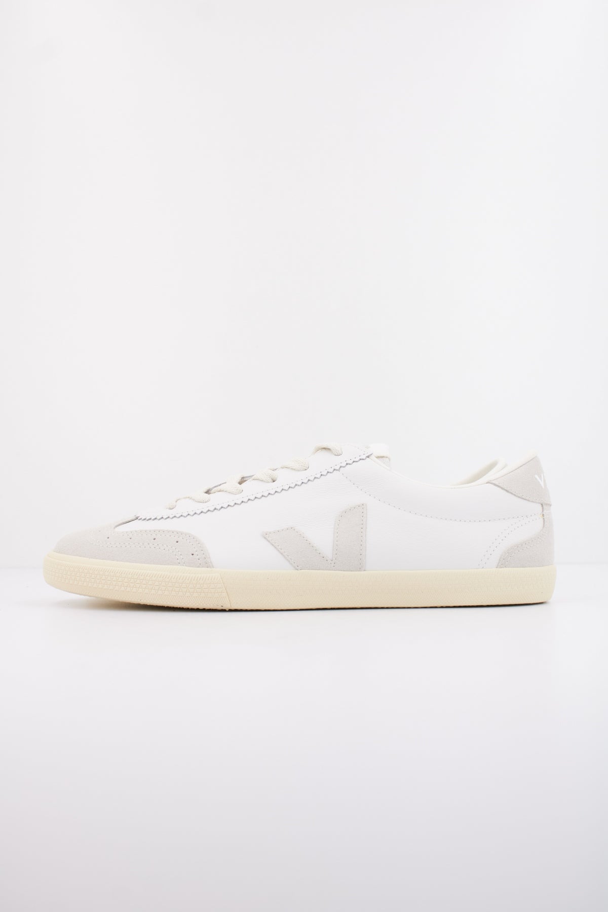 VEJA VOLLEY OT en color WHTNTL  (1)