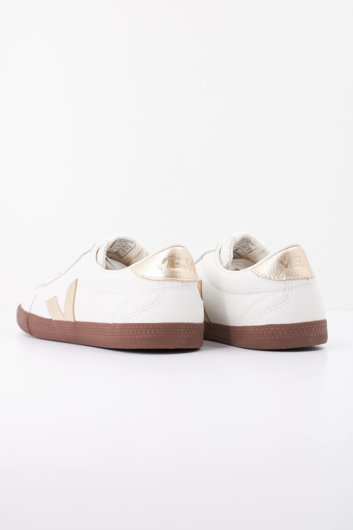 VEJA VOA en color WHPLBK  (4)