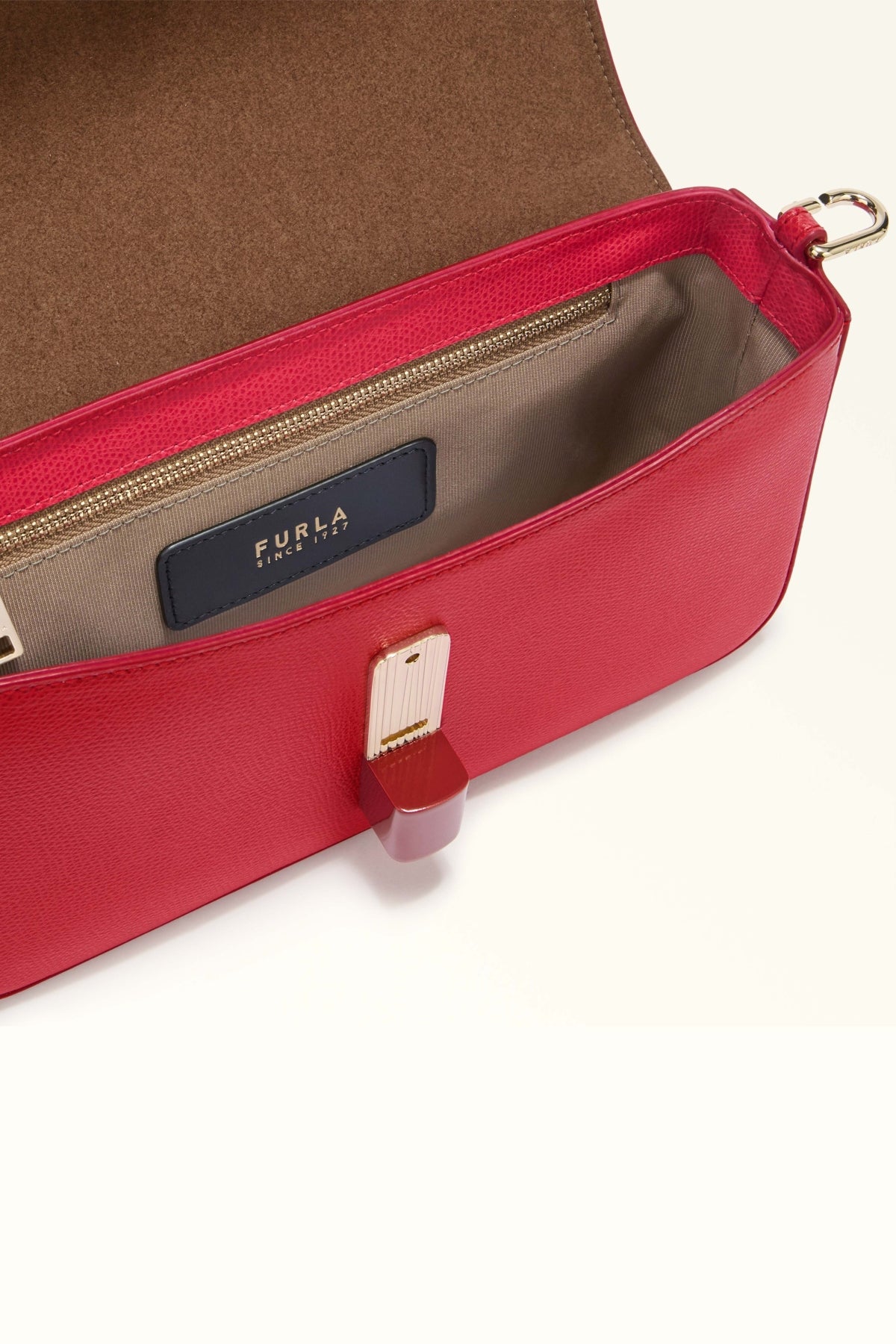 FURLA IRADE S CROSBO en color VLTPNK  (4)