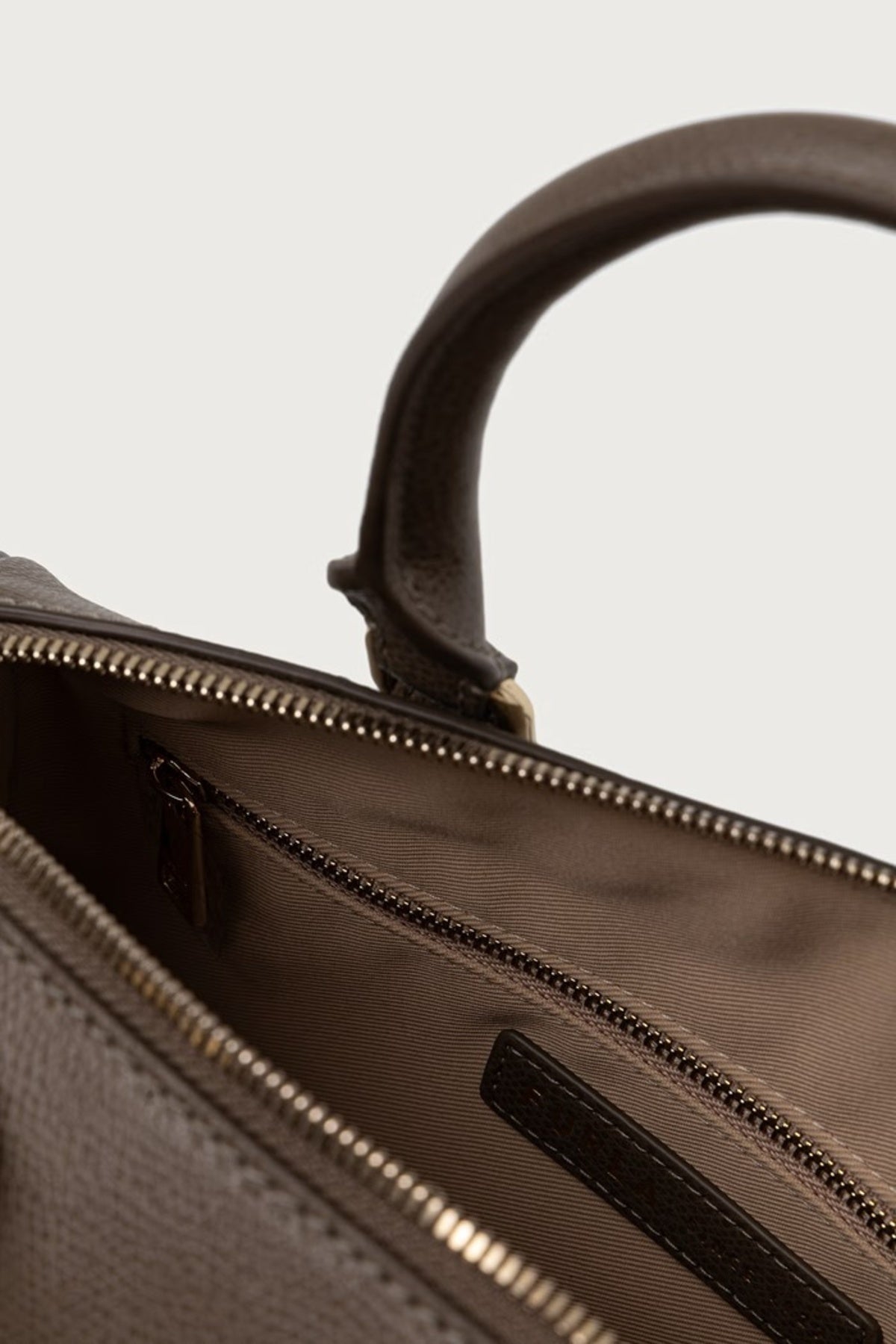 FURLA WB A FURLA  en color MDYGRY  (4)