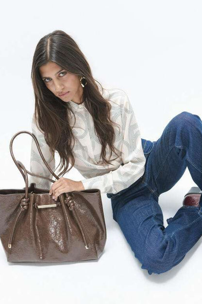LOLA CASADEMUNT SHOPPER WITH METAL T en color   (1)