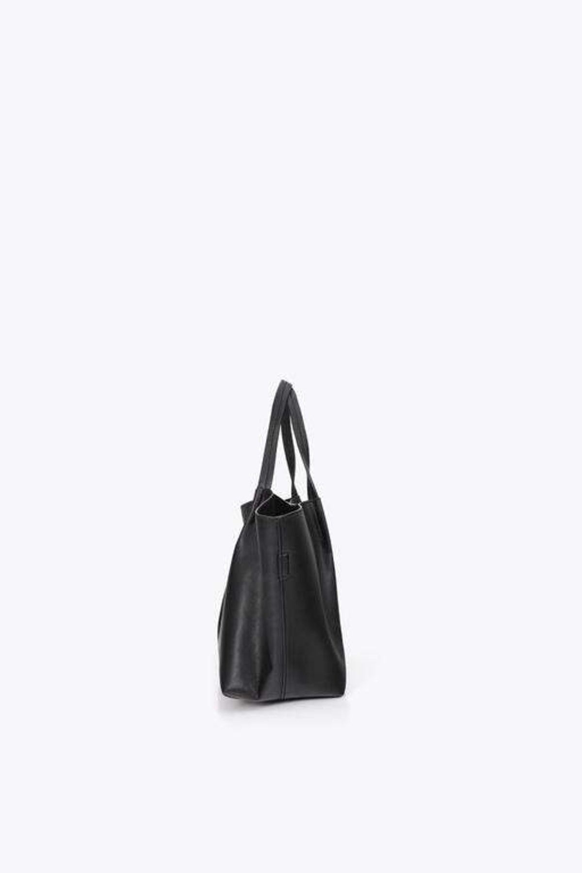 LOLA CASADEMUNT LEATHER-EFFECT SHOUL en color N  (3)